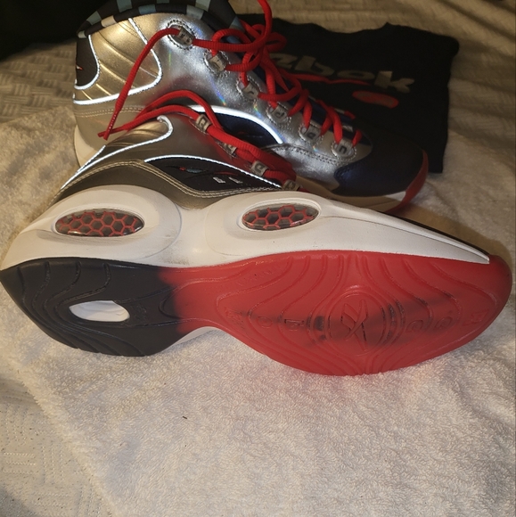 AIlen Iverson - Picture 2 of 2